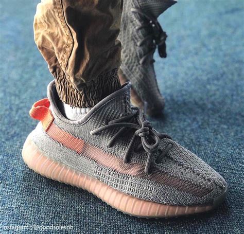 yeezy boost 350 v2 true form.